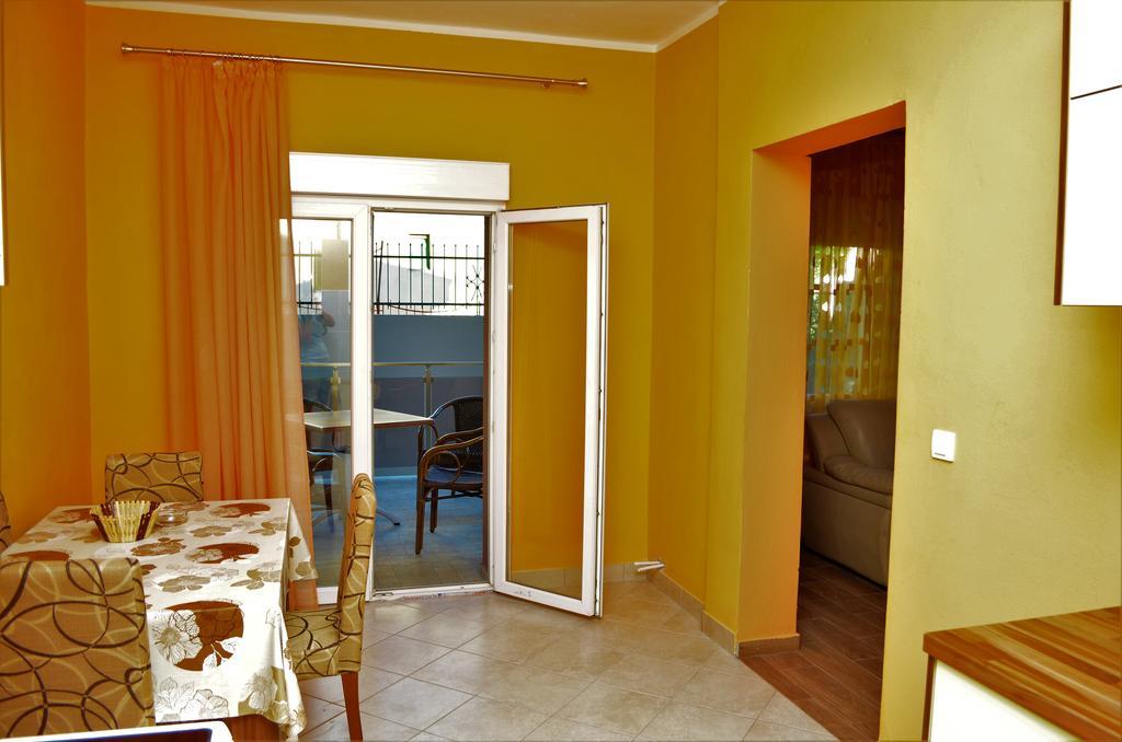 Apartments Md Lux 2 ซูโตมอเร ภายนอก รูปภาพ