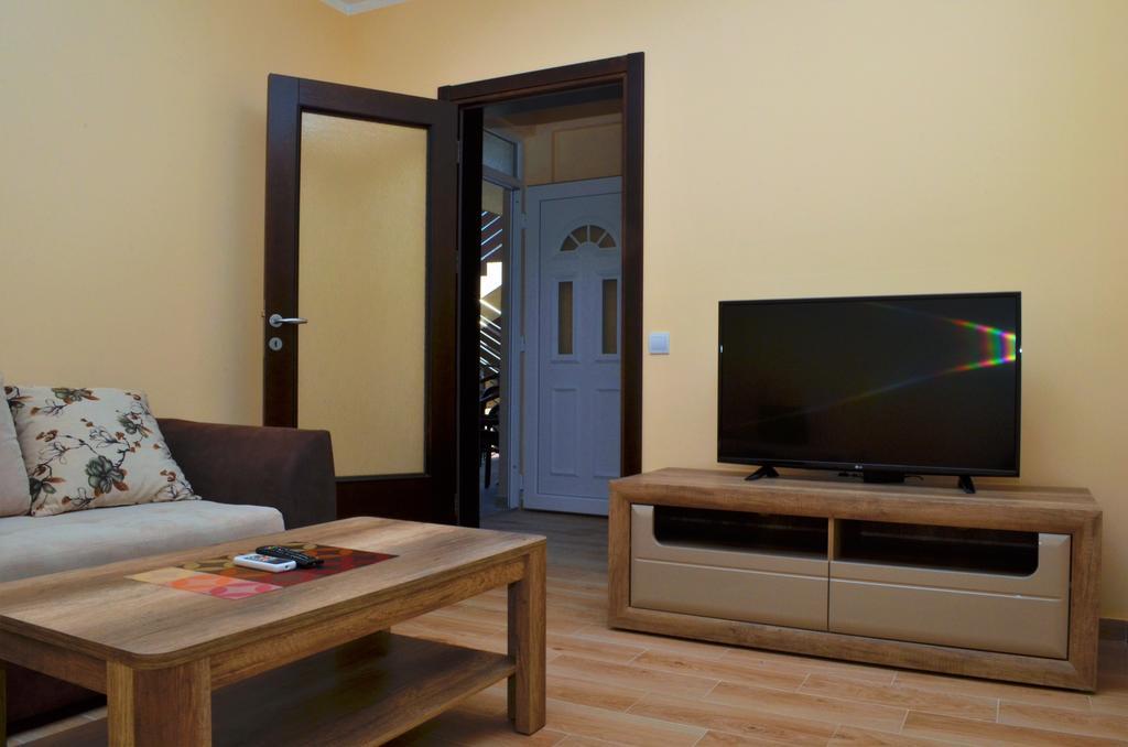 Apartments Md Lux 2 ซูโตมอเร ภายนอก รูปภาพ