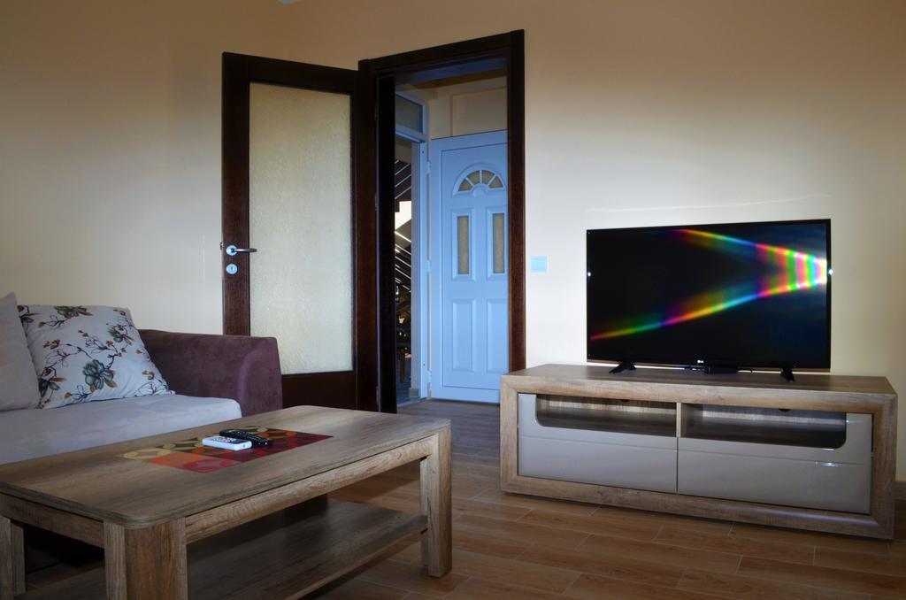 Apartments Md Lux 2 ซูโตมอเร ภายนอก รูปภาพ